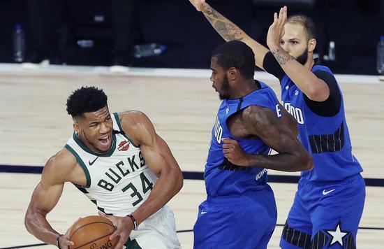 ¿Pueden los Milwaukee Bucks mantener su ventaja en la temporada regular y ganar el campeonato?
